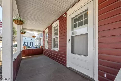 83 Boonton Ave, Butler, NJ 07405