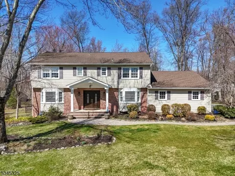 12 Flanders Dr, Pine Brook, NJ 07058