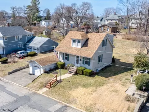 16 Hillside Ave, Netcong, NJ 07857