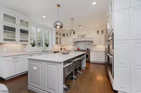 10 Little Wolf Rd, Summit, NJ 07901 photo 19
