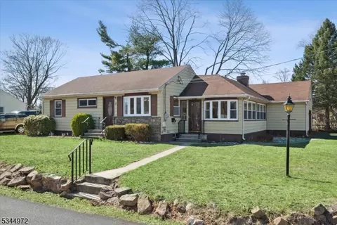 11 Chesler Sq, Succasunna, NJ 07876