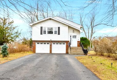 111 De Hart St, Lincoln Park, NJ 07035