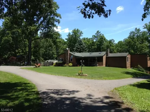 560 County Road 579, Hampton, NJ 08827