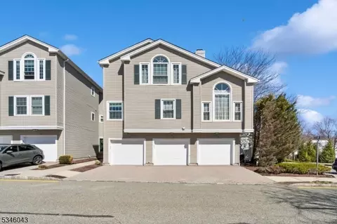21 Witherspoon Ct, Morristown, NJ 07960