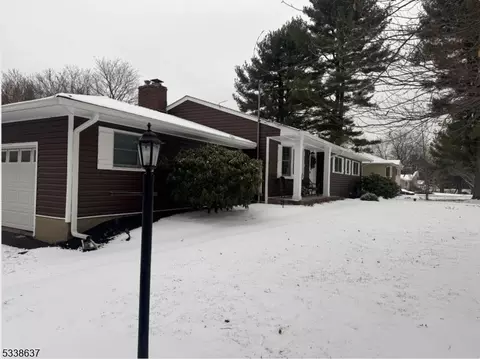 8 Welsh Rd, Lebanon, NJ 08833