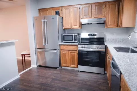 72 Junco Ct, Three Bridges, NJ 08887 photo 6