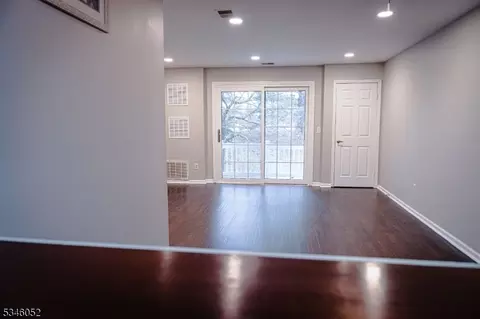 72 Junco Ct, Three Bridges, NJ 08887 photo 2