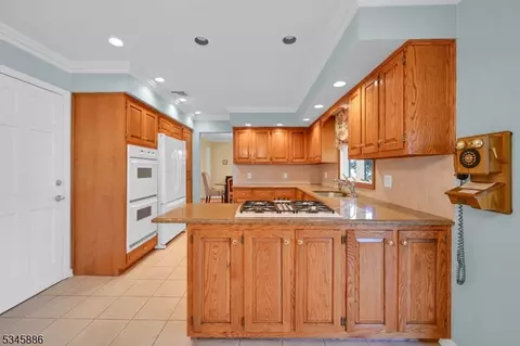 75 Runnymede Dr, Wayne, NJ 07470 photo 16