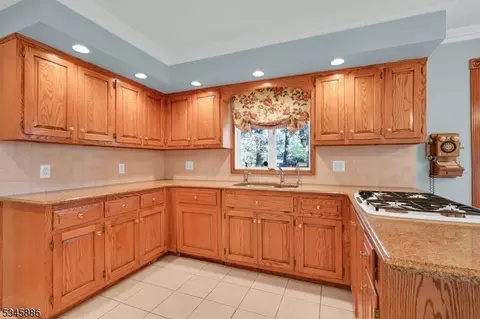 75 Runnymede Dr, Wayne, NJ 07470 photo 14