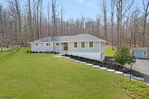 23 Flintlock Dr, Warren, NJ 07059