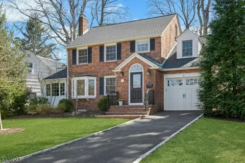 42 Parkview Ter, Summit, NJ 07901