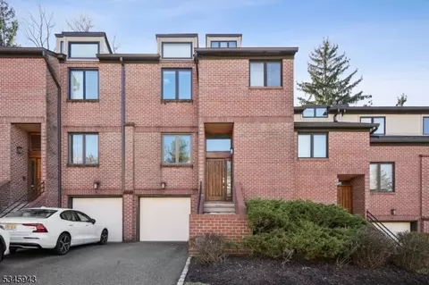 6 Jennifer Ct #6, Caldwell, NJ 07006