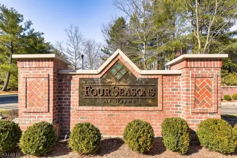 1410 Four Seasons Dr #1410, Wayne, NJ 07470