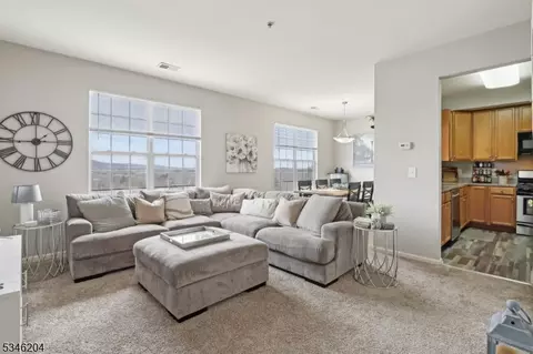 126 Conover Ter, Lebanon, NJ 08833