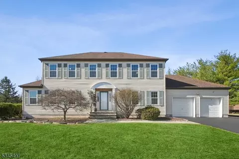 5 Witzling Ct, Flemington, NJ 08822