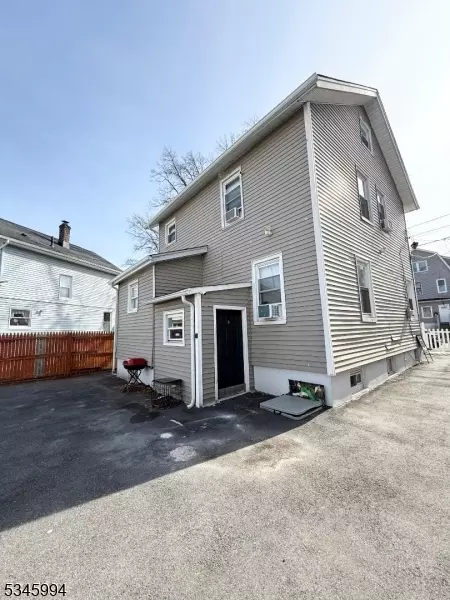 69-71 Valley St, Newark, NJ 07106