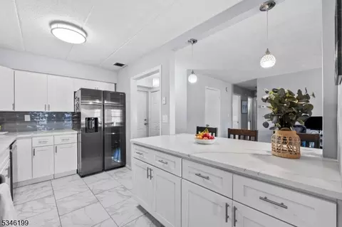17 Iron Forge Sq, Pompton Lakes, NJ 07442