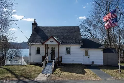 6 Lakeview Ter, Stanhope, NJ 07874