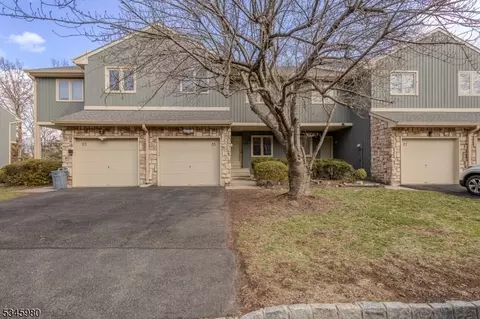 25 Bond St, Bridgewater, NJ 08807