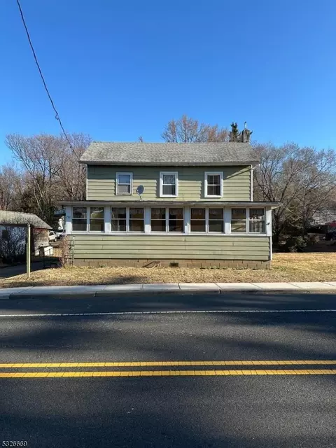152 Main St, Hampton, NJ 08827