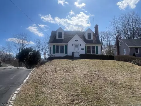11 Ridgewood Ave, Newton, NJ 07860