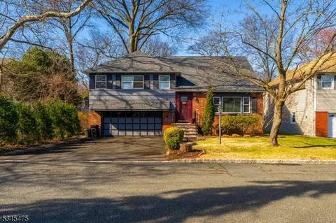 32 Lancaster Rd, Union, NJ 07083