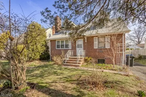 34 Stanton St, Clark, NJ 07066