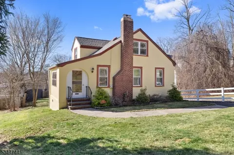 361 High St, Stirling, NJ 07980