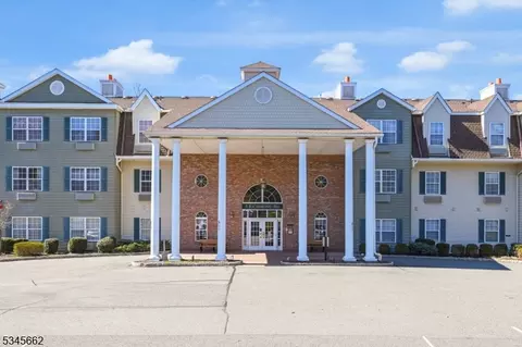 5102 Richmond Rd #102, West Milford, NJ 07480