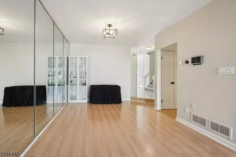 602 Park Pl, Springfield, NJ 07081 photo 3