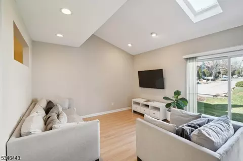 602 Park Pl, Springfield, NJ 07081 photo 4