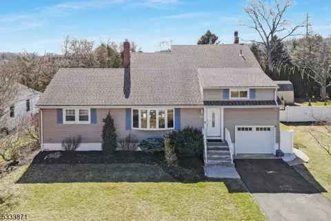 23 Manor Dr, Clifton, NJ 07013