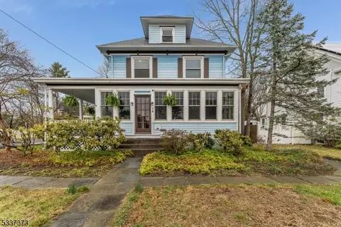 14 Maple Ave, Annandale, NJ 08801
