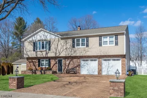14 Copley Ct, Pompton Plains, NJ 07444