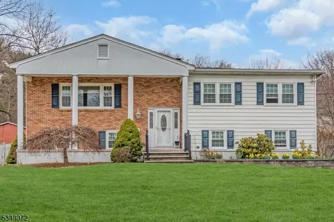 5 Edgemere Ter, Washington, NJ 07882