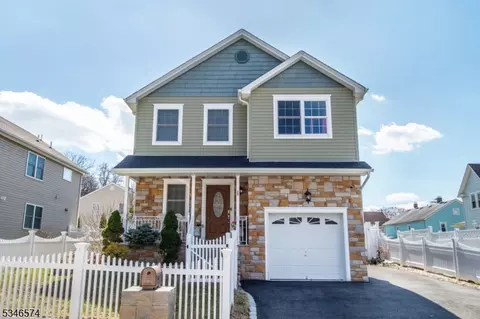 75 White St, Dover, NJ 07801