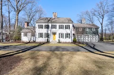 6 Red Oak Row, Chester Twp, NJ 07930