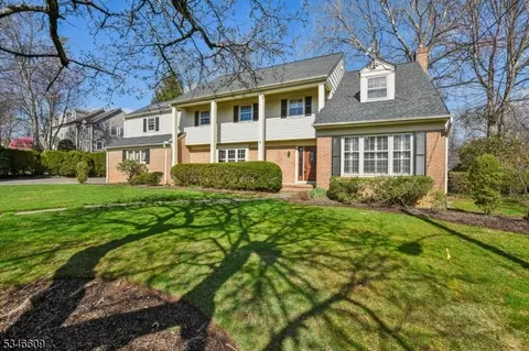 11 Linda Ln, Summit, NJ 07901