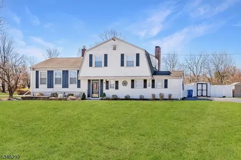 2 Sherwood Close, Hillsborough, NJ 08844
