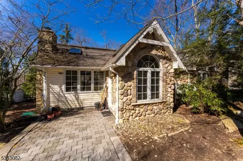 248 Waconia Rd, Highland Lakes, NJ 07422