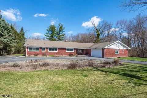 4 Church Ln, Montville, NJ 07045
