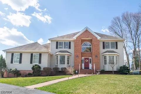 143 Mount Pleasant Ave, East Hanover, NJ 07936