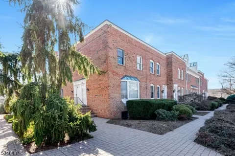 42 Elm St #38B, Summit, NJ 07901