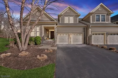 9 Magnolia Pl, Chatham Twp, NJ 07928