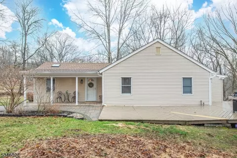 42 New Hampshire St, Newton, NJ 07860