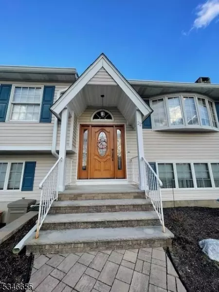 22 Longview Rd, Newton, NJ 07860
