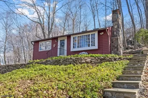75 Glenside Trl, Sparta, NJ 07871