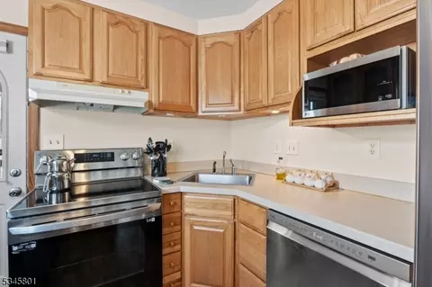 30 C St, Middlesex, NJ 08846 photo 7