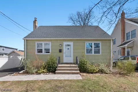 30 C St, Middlesex, NJ 08846