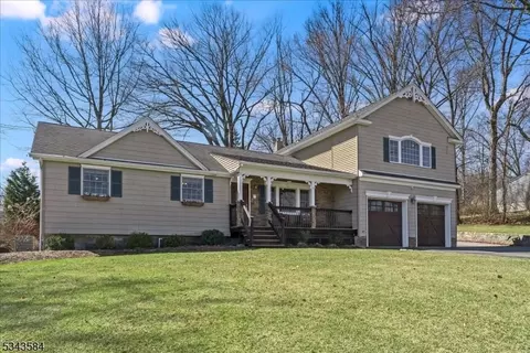 9 Mcnab Ave, Cedar Knolls, NJ 07927